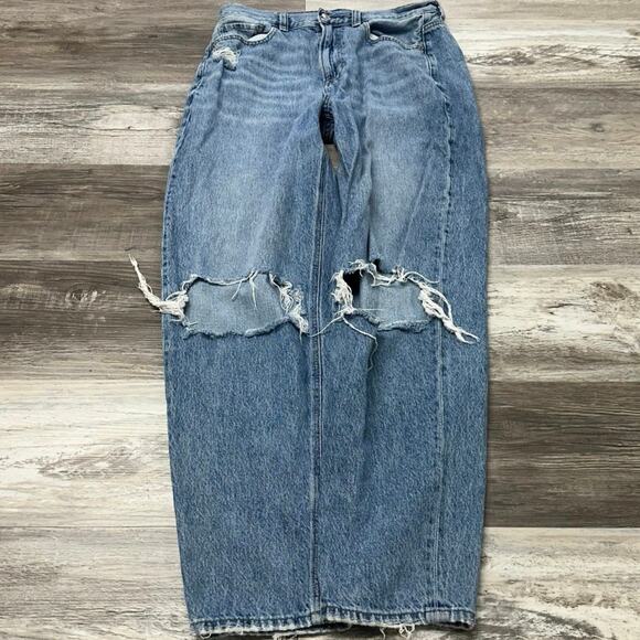 American Eagle Mid Wash Womens 8 Relaxed‎ Thrashed Distressed Denim Mom Jeans - Picture 1 of 11